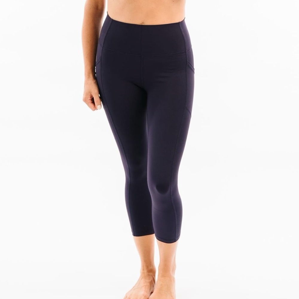 ZYIA Navy Pocket Brilliant Hi-Rise Capri 20” (8-10) NWT 5096